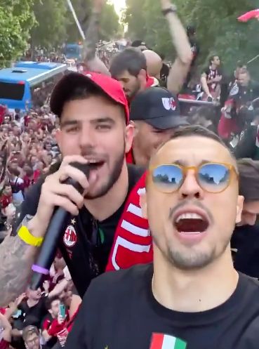 中脱颖而出 中脱颖而出